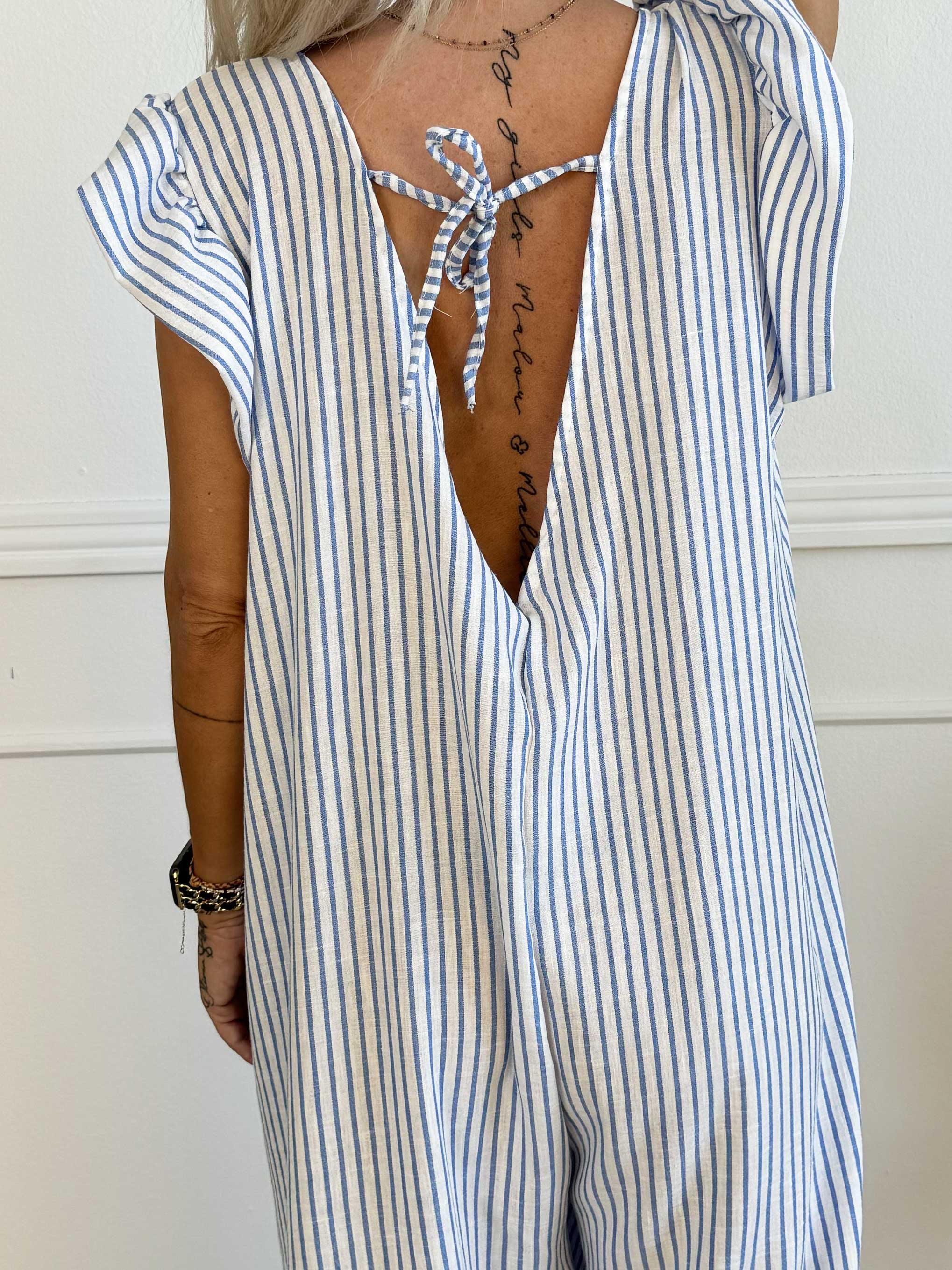 Steffy - Sød stribet buksedragt med flæseærmer